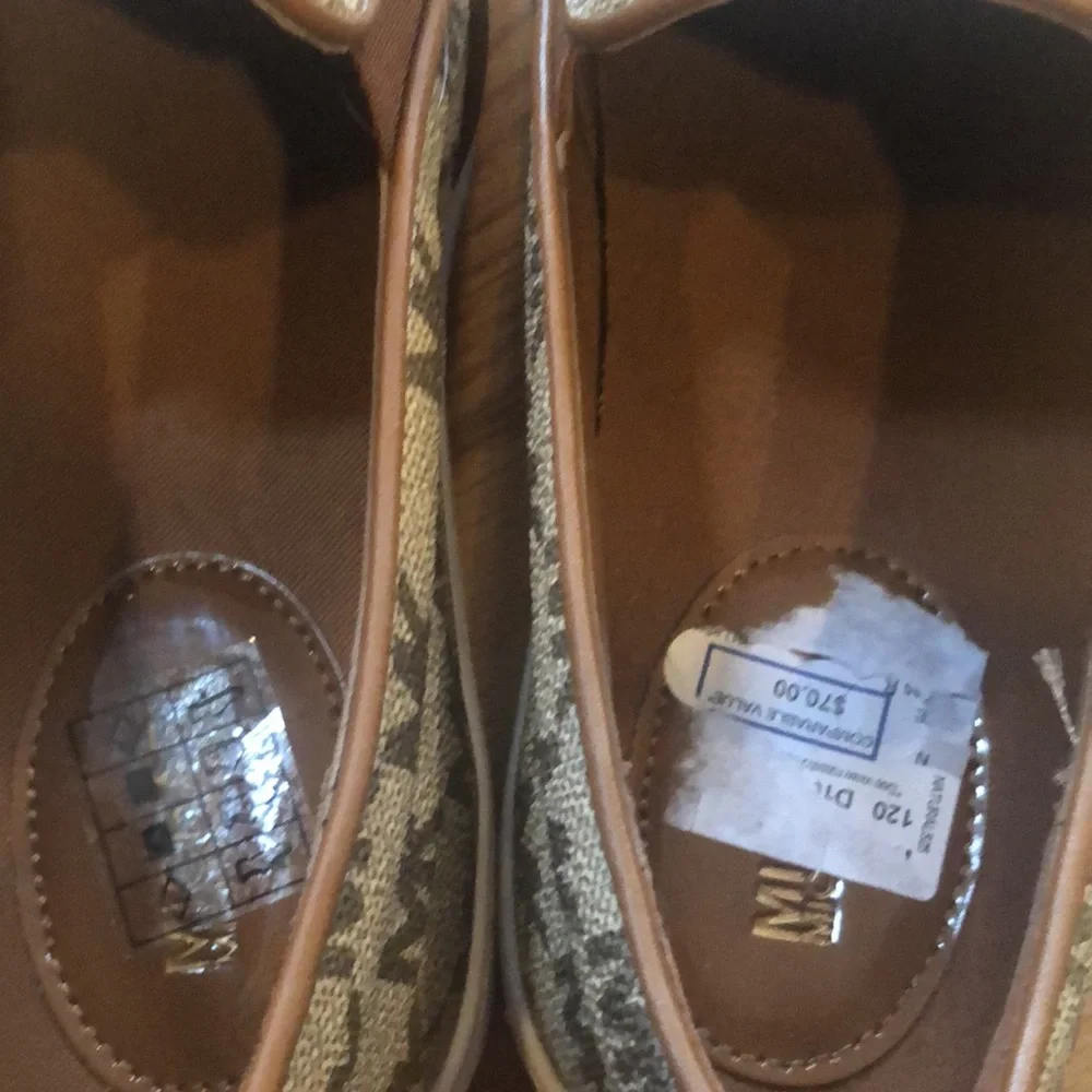 MICHAEL MICHAEL KORS SLIP ON SNEAKERS TAN BROWN SIZE 7_5